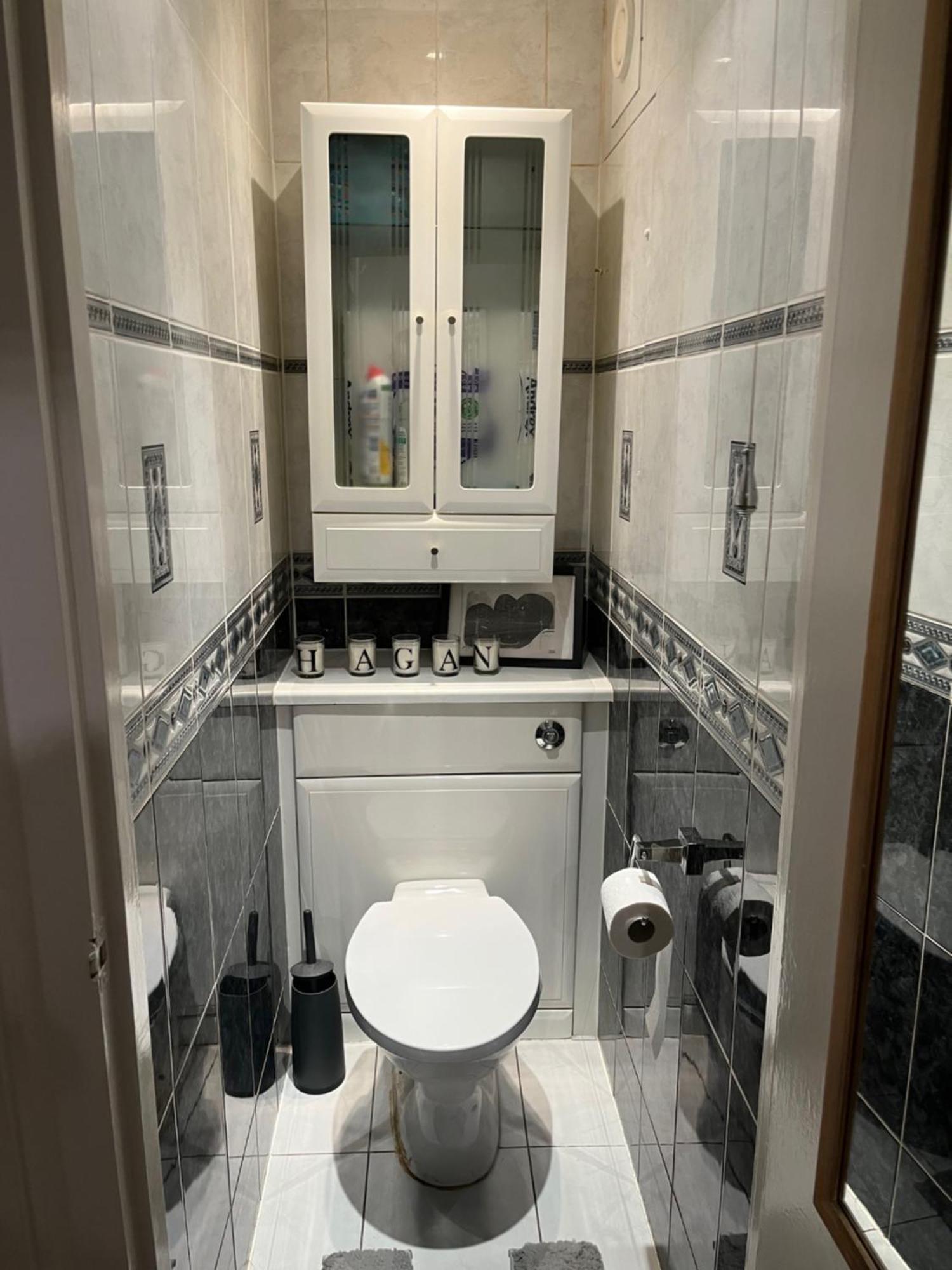 Spacious Double Gazde/Camere de închiriat